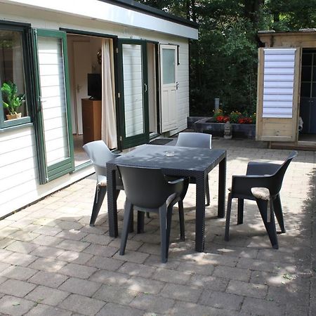 Sfeervolle Chalet Met Terras, H14 De Veldkamp, Epe, Voor 4 Personen Villa Eksteriør bilde