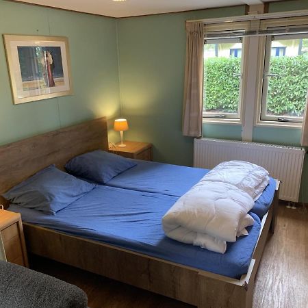 Sfeervolle Chalet Met Terras, H14 De Veldkamp, Epe, Voor 4 Personen Villa Eksteriør bilde